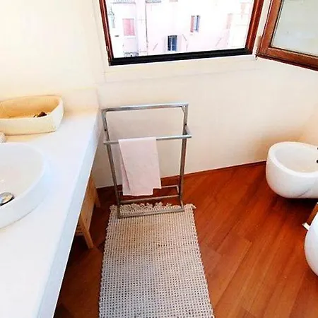 Un Bellissimo Appartamento Per Una Coppia Chic *